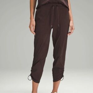 Lululemon Dance Studio Mid-Rise Crop 25" in Chocolate Brown Size‎ 2